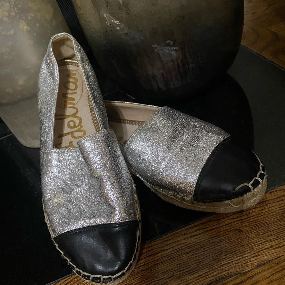 ✨Sam Edelman Silver & Black Flats✨